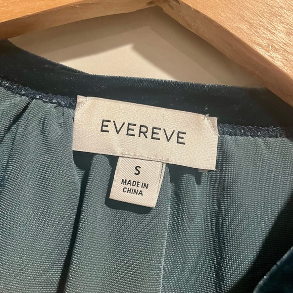Evereve Yana Velvet Ruffle Top, navy blue with long sleeves - Picture 6 of 10
